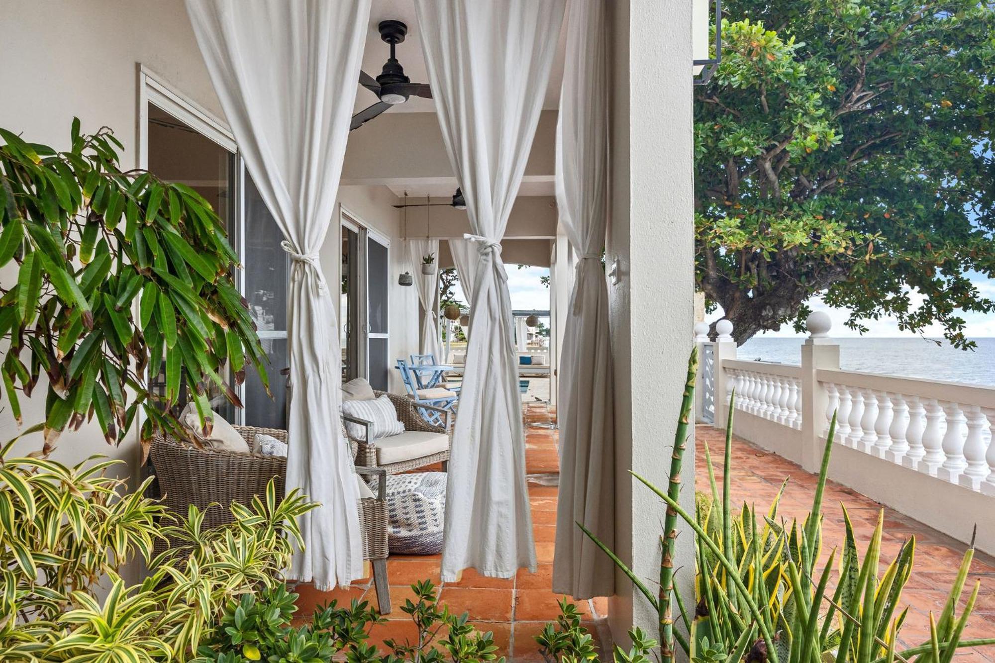 Tres Sirenas Beach Inn Rincon Ngoại thất bức ảnh